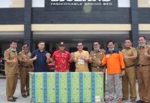 Didatangi Plt Nanang Ermanto, Produsen Kasur Bigland Bantu 125 Kasur Untuk Pasien Corona