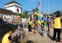 Mencegah Penyebaran Virus Corona, Polres Madina Dan Jajaran Bersama TNI Dan Masyarakat Bersihkan Lingkungan