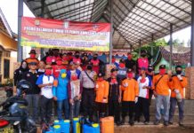 Gotong Royong Semprot Disenfektah Cegah Corona