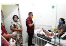 Plt Bupati Lamsel Jenguk Balita Menderita Auto Imun Di RS Advent Balam