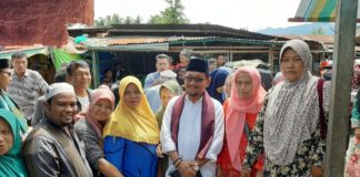Zubeir Lubis Sapa Pedagang dan Pengunjung Pasar Baru Panyabungan