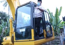 Pokdakan Palas Dapat Bantuan Excavator