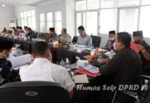 DPRD- PEMKAB LAMSEL GELAR RAPAT PENDIRIAN BUMD