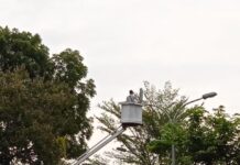 Mobil Hidrolik LPJU Dinas Perhubungan Lampung Selatan sudah tua dan memprihatinkan.