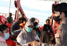 Polres Lamsel, Berikan Pelayanan Vaksinasi kepada ABK dan Penumpang Kapal