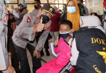 Kapolda Lampung Hadiri Vaksinasi Serentak di Tanjung Bintang, Polres Lamsel Sediakan 1.782 Dosis Vaksin