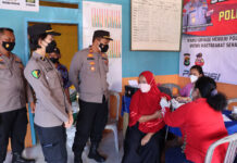 Gerai Vaksinasi Presisi Polres Lamsel Berikan Pelayanan di Kecamatan Penengahan