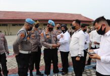 Pemeriksaan Personil Polres Lamsel