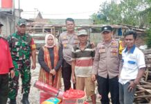 Kapolsek, Camat dan Danramil Natar Sambangi korban Puting Beliung.