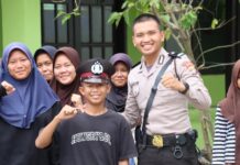 Siswa Lajta Diktukba Polri Gel II 2022 kunjungi Panti Asuhan Harapan Bangsa Kedaton