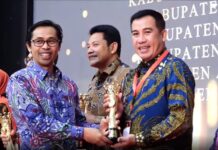 Terima Anugerah IGA, Dendi Dorong Stake Holder Inivatif Dalam Pelayanan
