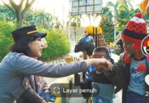 Keren! dr Tara Polwan Polres Lamsel FYP di Tik Tok Gegara Ramah Sama Ibu Pemudik di Pelabuhan Bakauheni