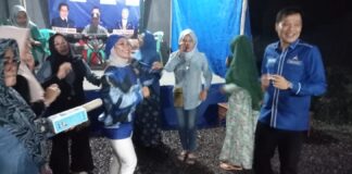 Caleg DPRD Lamsel Vera Lie Dyaningsih dan Caleg DPRD Provinsi Salman Alfarizi Perkenalkan Diri, Ingatkan Masyarakat “Ingat Dengan H. Zulkifli Anwar Maka Harus Ingat Dengan Vera No 3 dan Salman No 10”