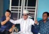 Mantan Bupati Lamsel Dua Periode H. Zulkifli Anwar Terjun Langsung Kembalikan Berkas Bacabup Lamsel Hj. Melinda, Ketua Penjaringan Bacakada Demokrat Nyatakan Berkas Lengkap