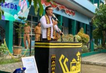 Kepala BNNK Lampung Selatan Jadi Pembina Apel Pagi dan Serahkan Penghargaan di SMAN 2 Kalianda