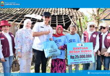 Wanita Filantropi Indonesia Bedah Rumah di Lampung Selatan, Bupati Egi : Gotong Royong adalah Kekuatan Kita