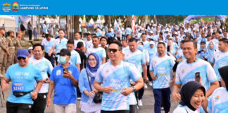 Ribuan Warga Serbu Fun Run Lamsel Fest 2025, Bupati Egi dan UKP Zita Anjani Lari Bareng Bersama Peserta