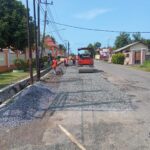 Kerja Cepat Bina Marga PUPR Lamsel Dalam Membenahan Jalan Simpang Polsek Kalianda Yang Bergelombang dan Berlubang, Dipuji Warga, Respon Cepat Bupati Lamsel Diapresiasi Masyarakat