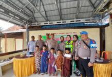 Anak Kembar Aldo–Aldi Antusias Ikuti Sunat Massal, Diantar Mobil Patroli dari Sidomulyo ke Polsek Penengahan